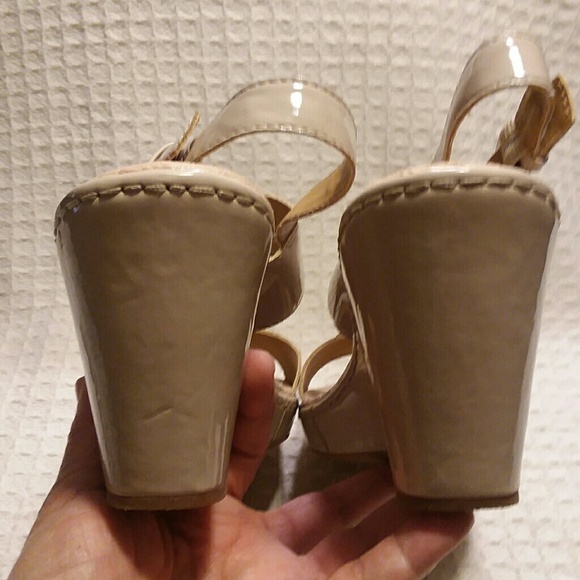 Born Concepts Cream Patent Wedges - Picture 4 of 8